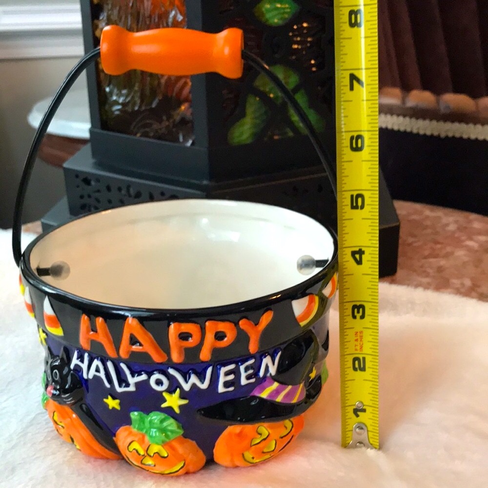 “HAPPY HALLOWEEN” Ceramic Candy Bucket - Picture 8 of 10